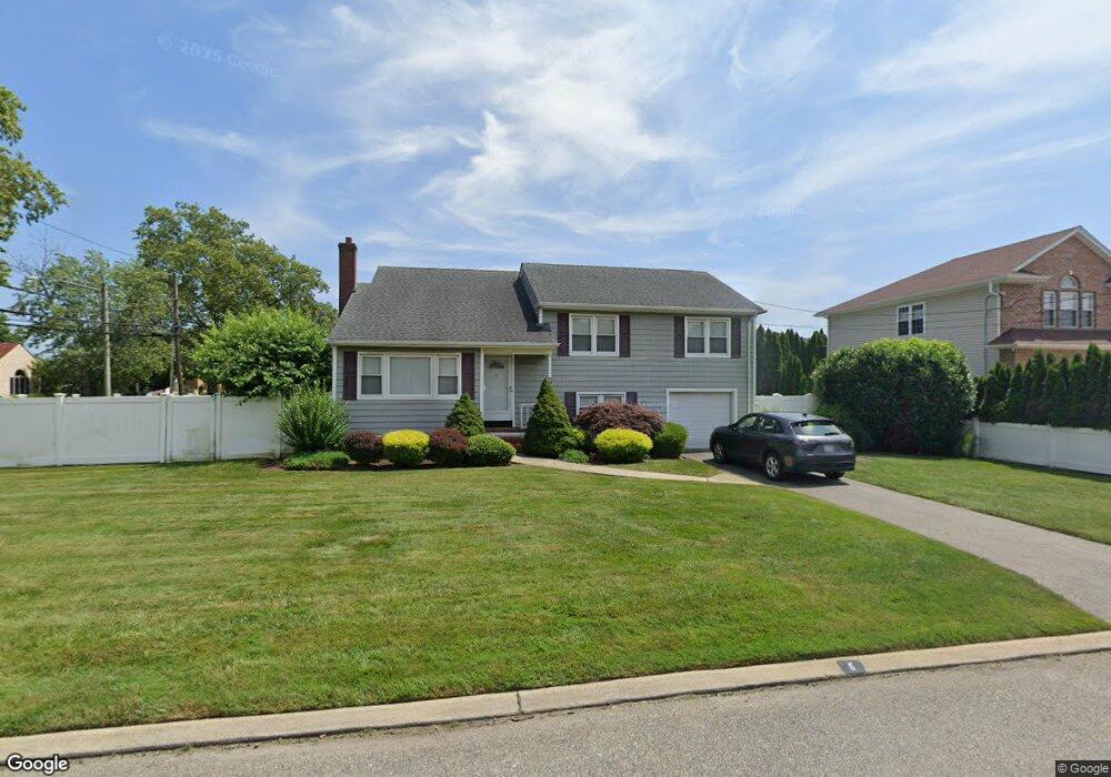 6 Baldwin Ct, Merrick, NY 11566 - photo 1