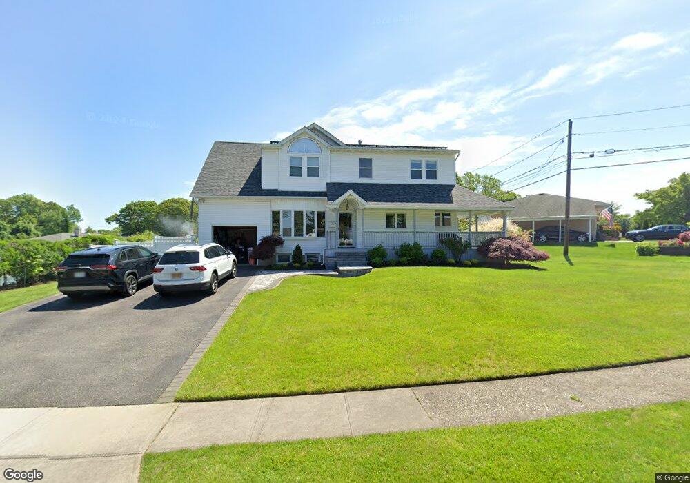 3 Eva Path, ComMacK, NY 11725 - photo 1
