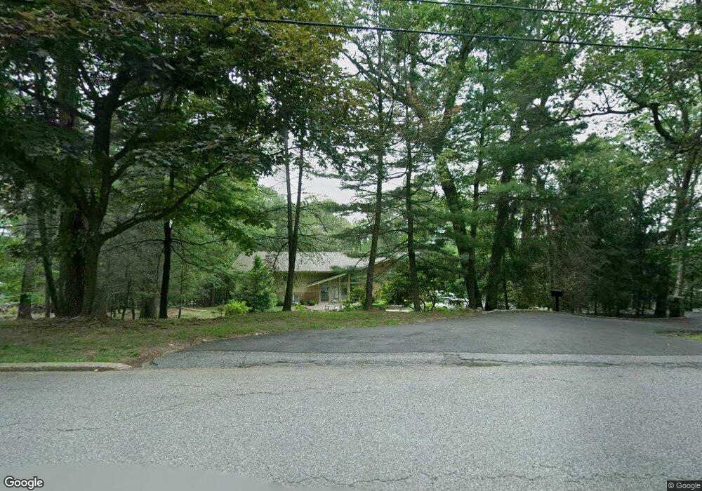 903 Cherokee Ln, Franklin Lakes, NJ 07417 - photo 1