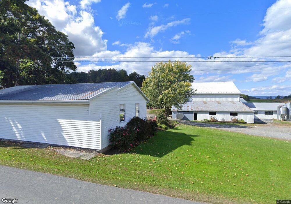 755 Kretzing Rd, New Bloomfield, PA 17068 - photo 1