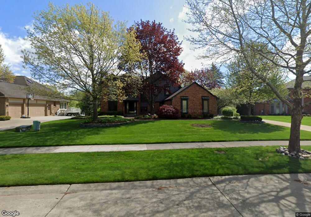 4630 Rivers Edge Dr, Troy, MI 48098 - photo 1