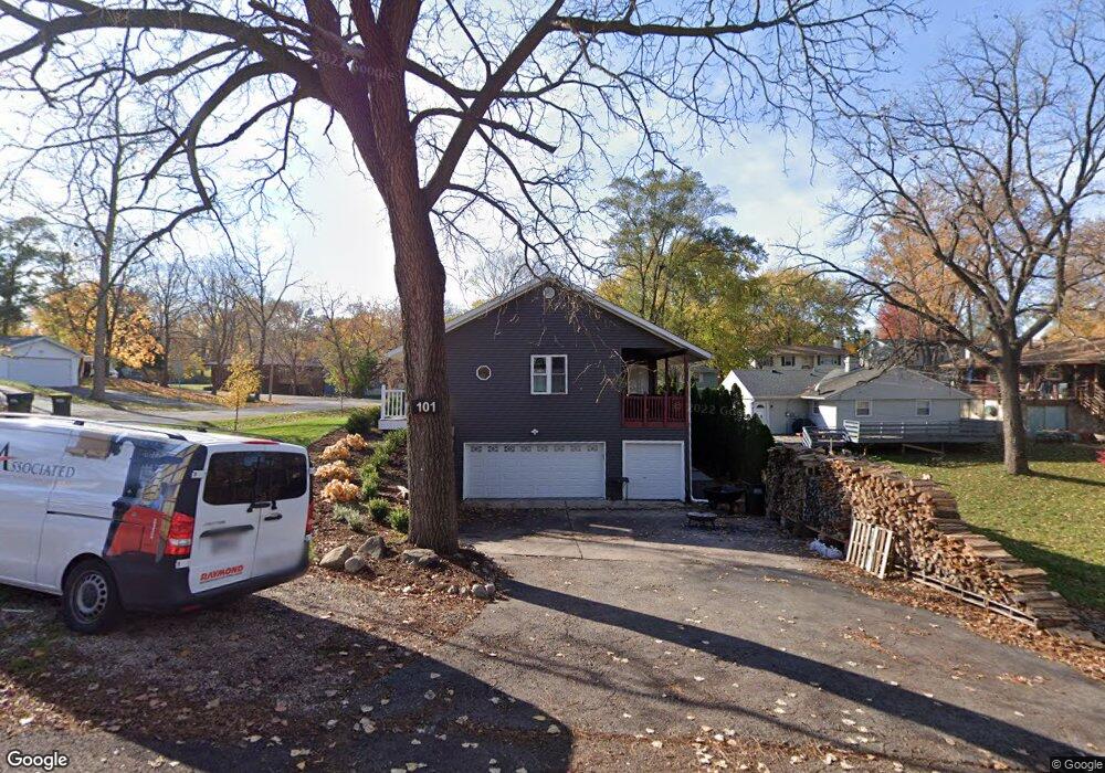 101 Hickory Rd, Lake In the Hills, IL 60156 - photo 1