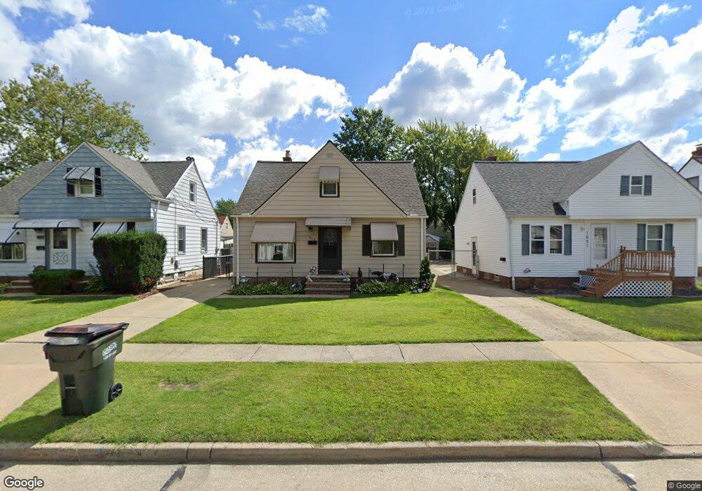 1613 Mapledale Rd, Wickliffe, OH 44092 - photo 1