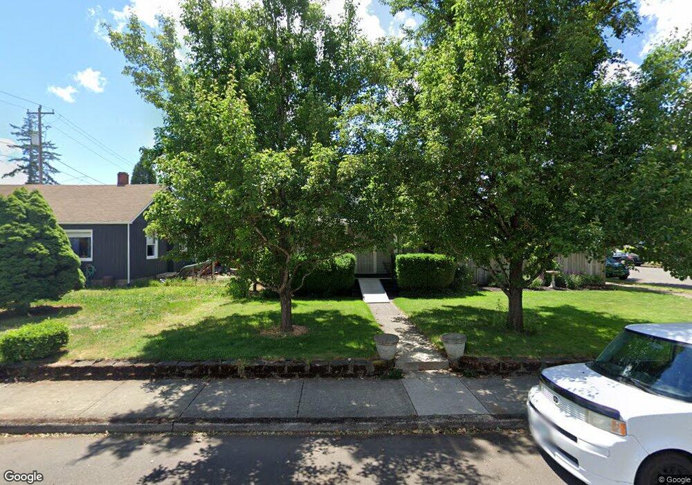 385 N Douglas St, Canby, OR 97013 - photo 1