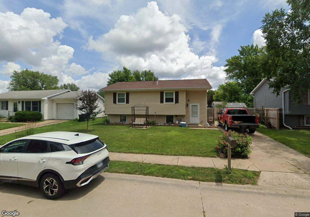 1313 N Pioneer St, Davenport, IA 52804 - photo 1