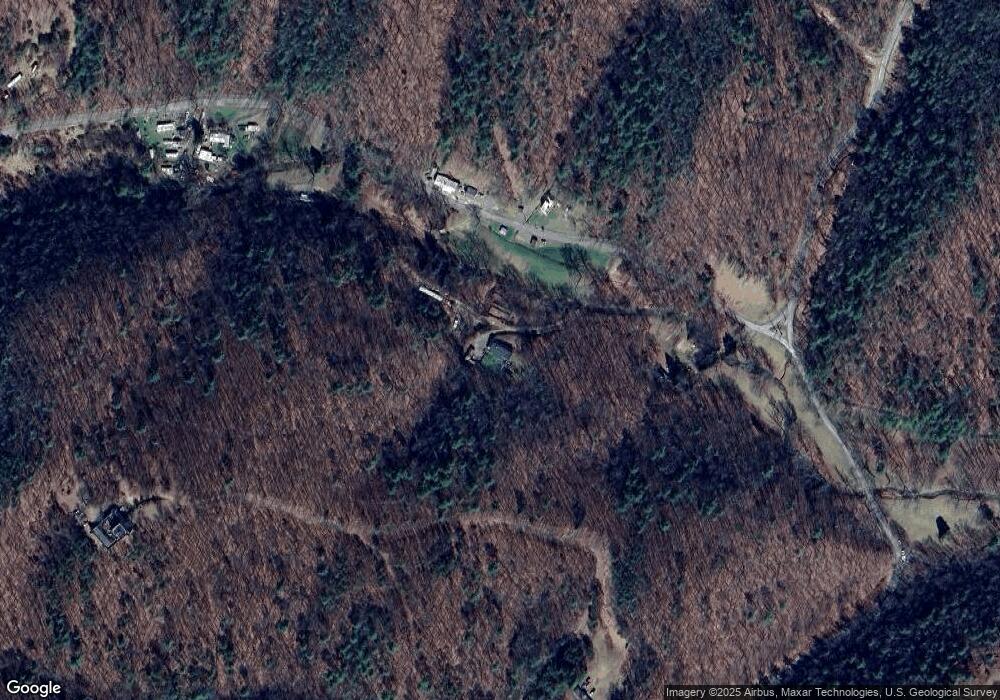 85 Iva May Ln, Berkeley Springs, WV 25411 - photo 1