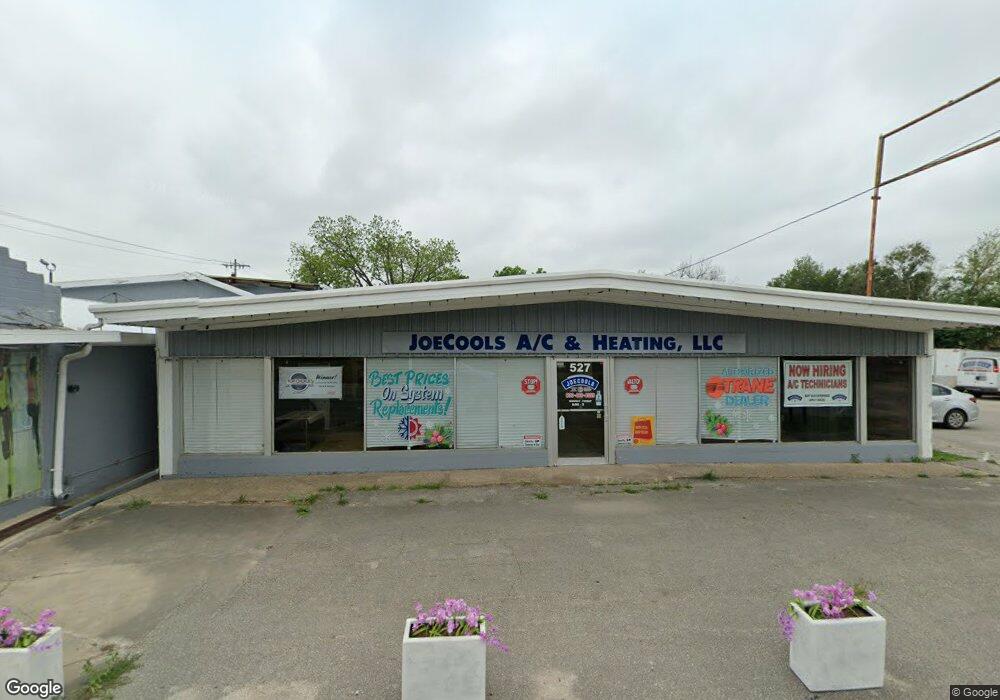 527 E Kingsbury St, Seguin, TX 78155 - photo 1