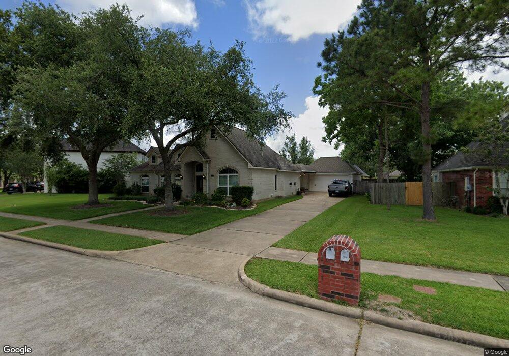 1603 Country Club Dr, Friendswood, TX 77546 - photo 1