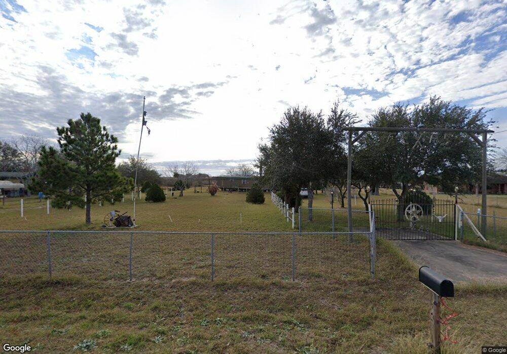 2195 Wofford Ln, Beeville, TX 78102 - photo 1