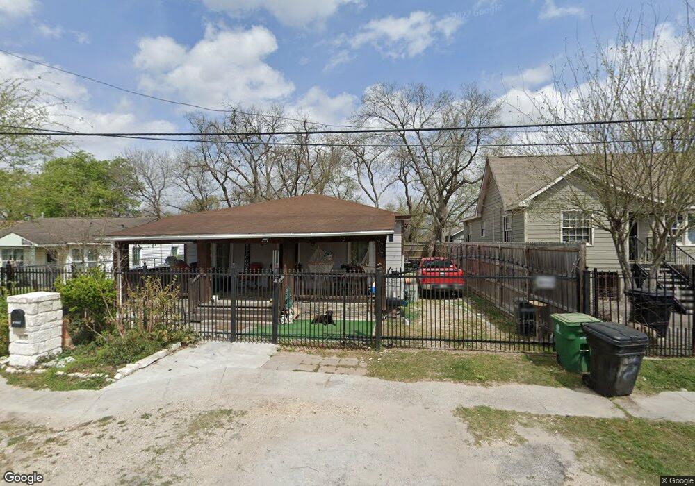 4717 Engleford St, Houston, TX 77026 - photo 1
