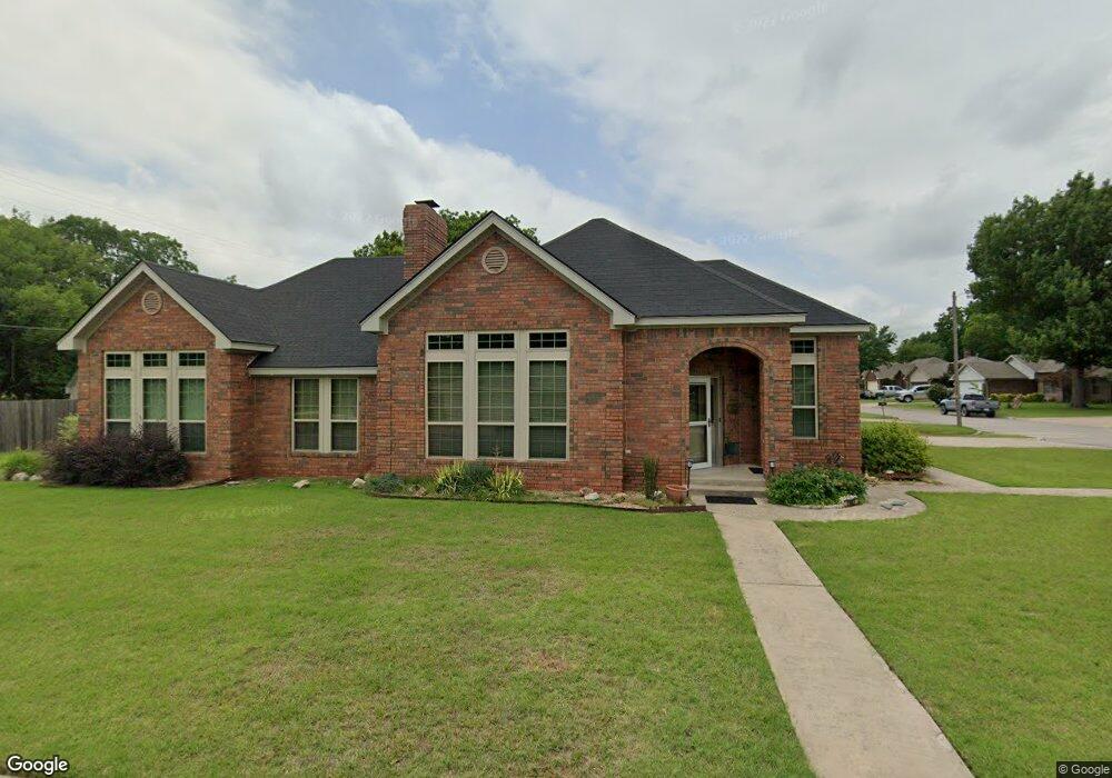 1902 Marsh Ln, Ardmore, OK 73401 - photo 1