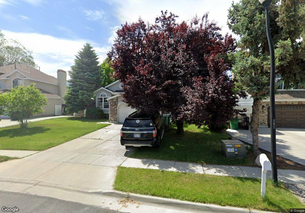 976 Vics Rd, Sandy, UT 84094 - photo 1