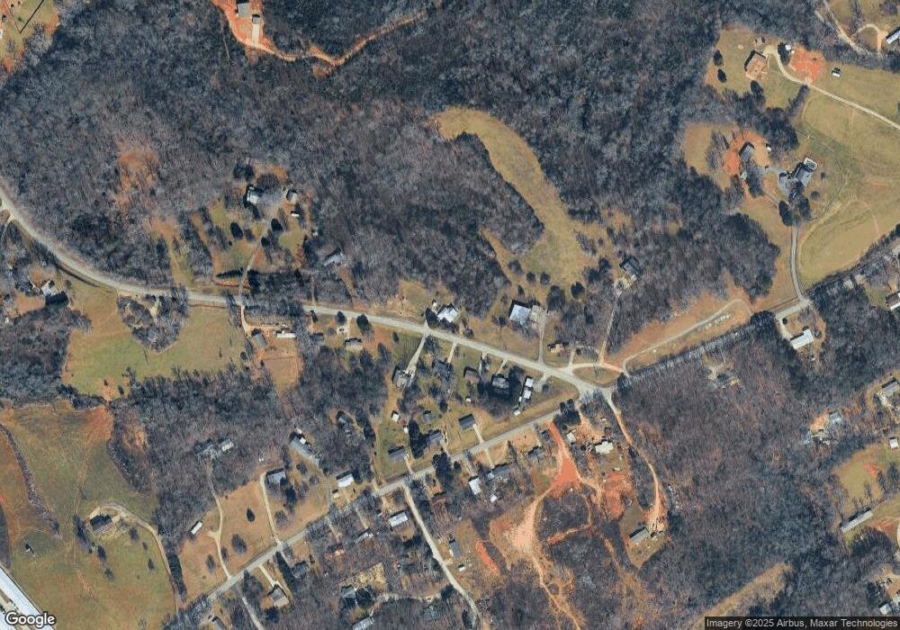 236 Garrison Rd, Cornelia, GA 30531 - photo 1