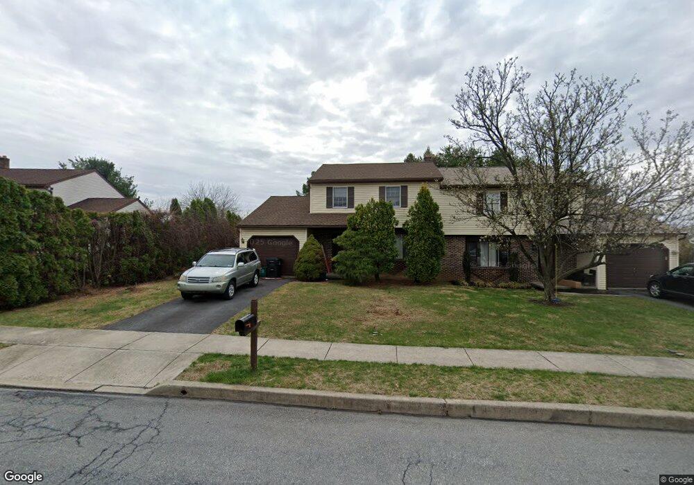 928 Timber Ln, Reading, PA 19608 - photo 1