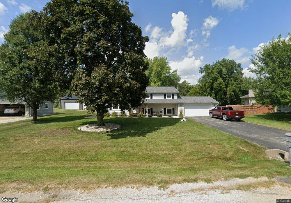 137 Lakeland Dr, Galesburg, IL 61401 - photo 1