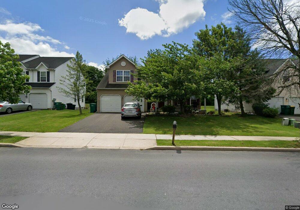 6816 Scenic View Dr, Macungie, PA 18062 - photo 1