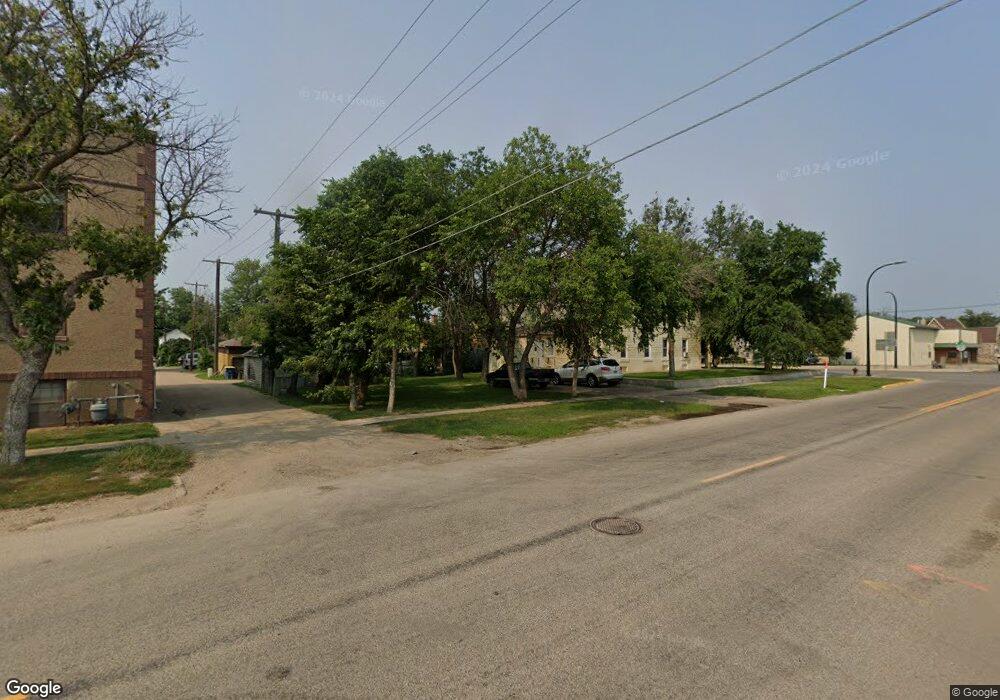 407 1st Ave N, Jamestown, ND 58401 - photo 1