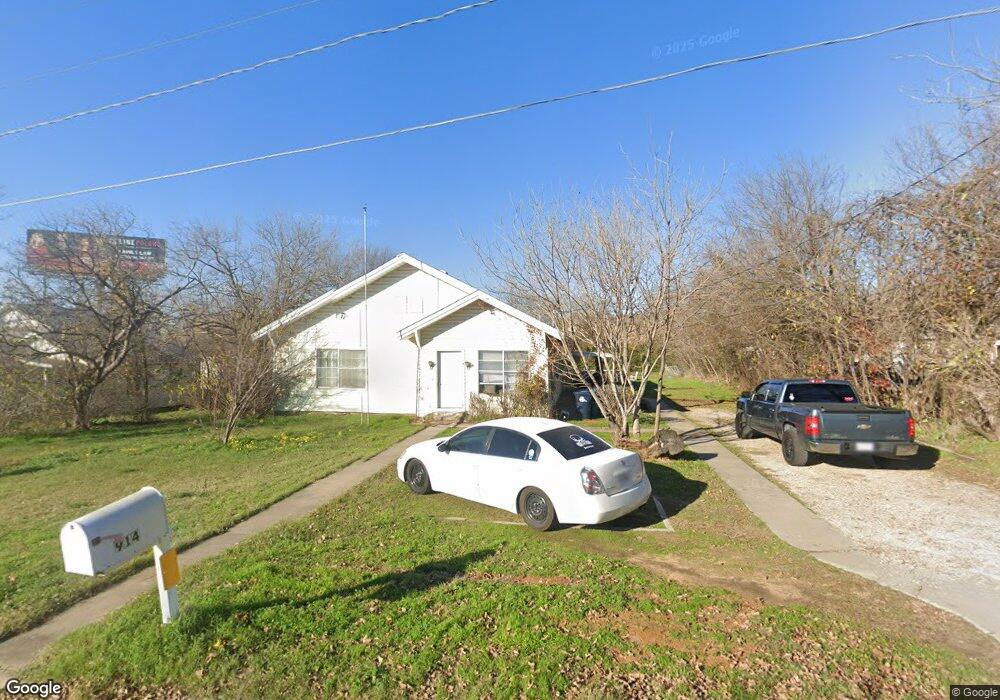 914 Lindsey St, Denton, TX 76201 - photo 1