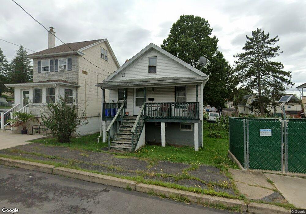 816 Seybert St, Hazleton, PA 18201 - photo 1