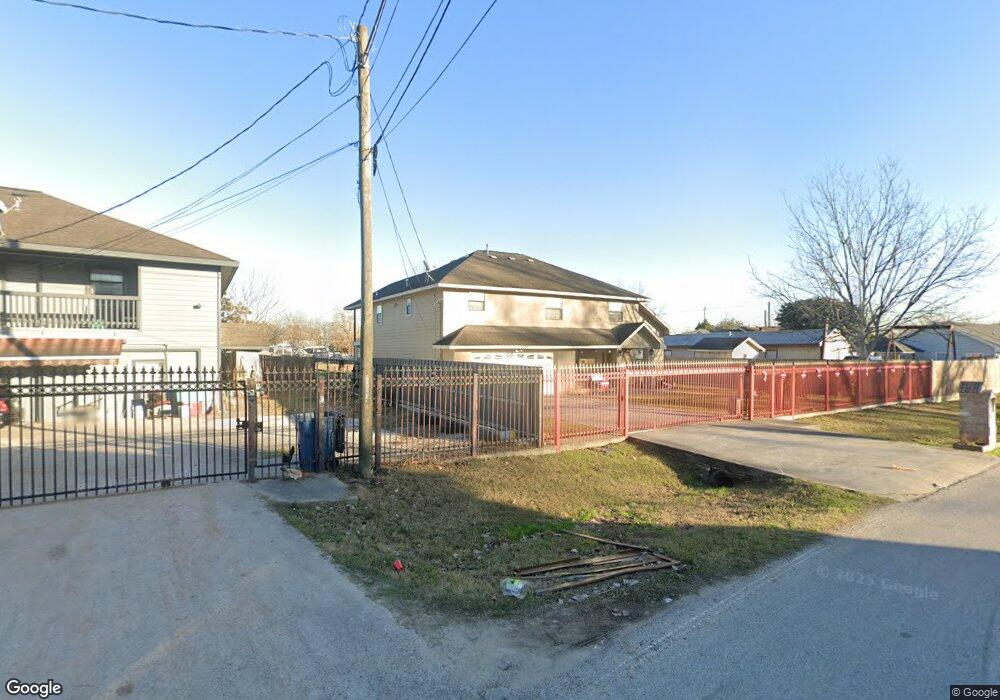 11530 Turn St, Houston, TX 77093 - photo 1