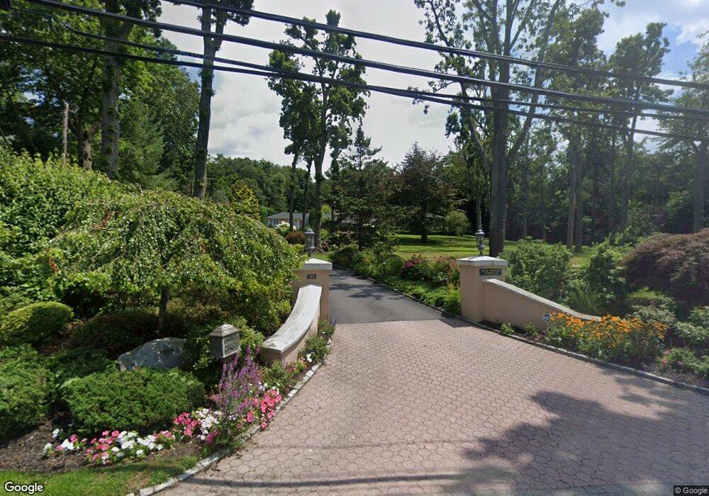 192 Sands Point Rd, Port Washington, NY 11050 - photo 1