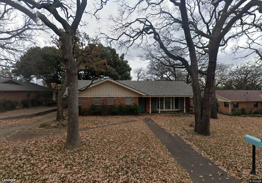 713 Joanna Dr, Hurst, TX 76053 - photo 1