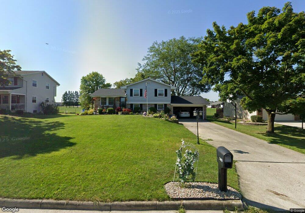 1393 Oakridge Dr, Bucyrus, OH 44820 - photo 1