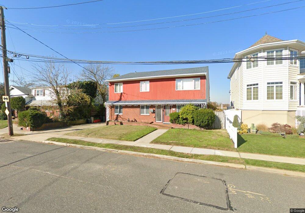 26 Roosevelt Place, Island Park, NY 11558 - photo 1