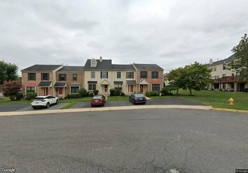 423 Carpenter Cir, Brookhaven, PA 19015 - photo 1