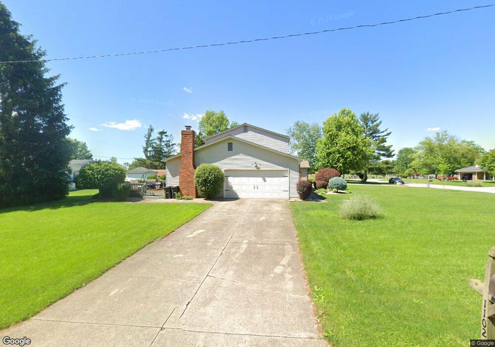 1102 Victoria Dr, Bucyrus, OH 44820 - photo 1