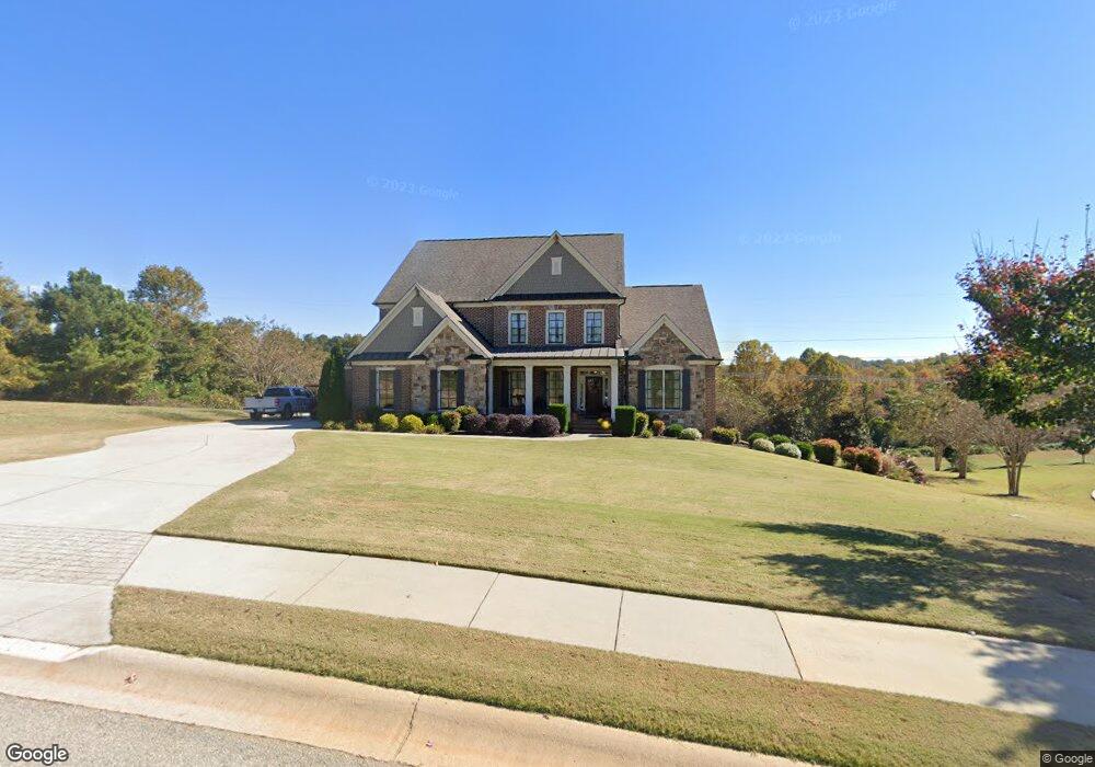 5352 Retreat Dr, Flowery Branch, GA 30542 - photo 1