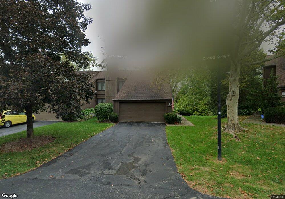 2036 Willowick Cir unit 4D, Columbus, OH 43229 - photo 1