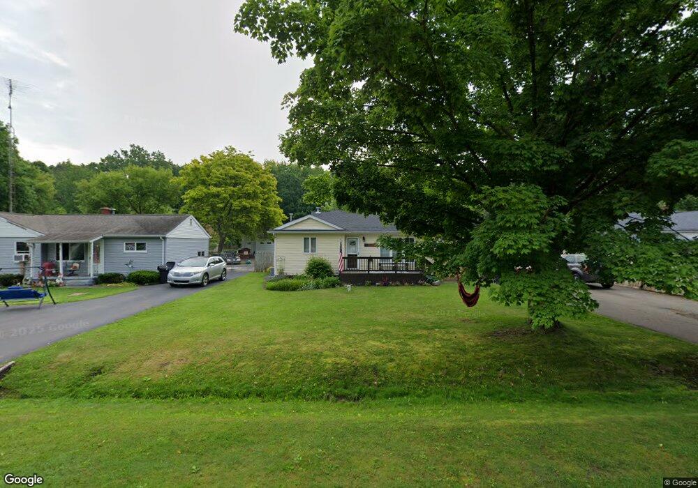 3492 Mills Acres St, Flint, MI 48506 - photo 1