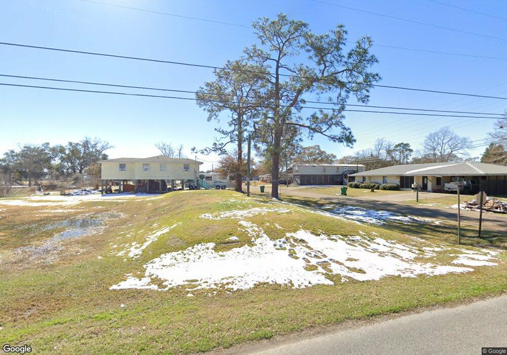 404 E Hickman St, Delcambre, LA 70528 - photo 1