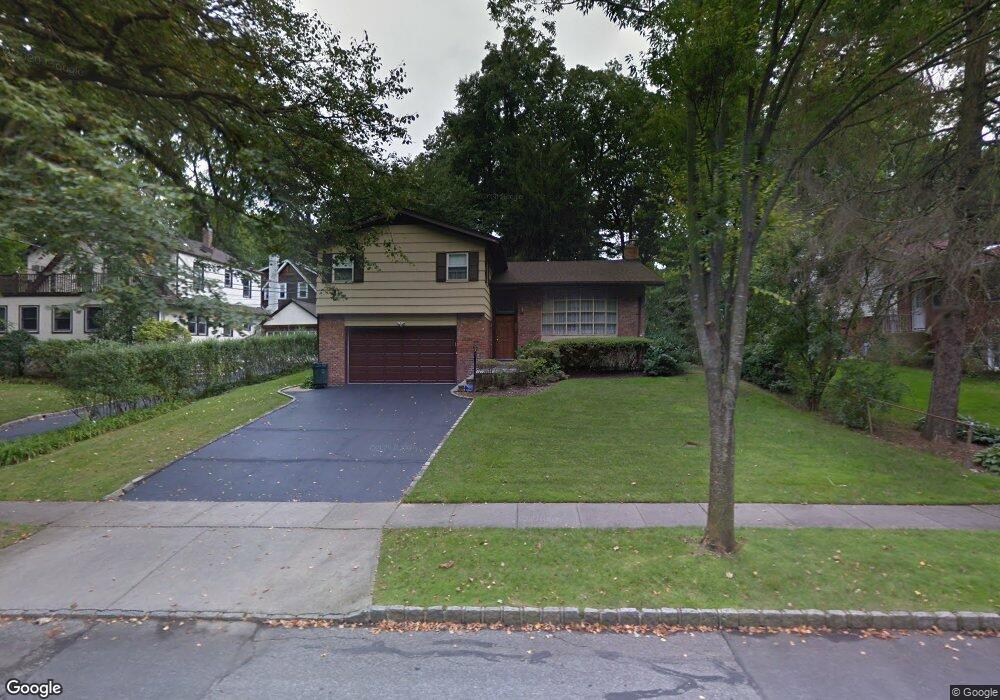 222 Shoreward Dr, Great Neck, NY 11021 - photo 1