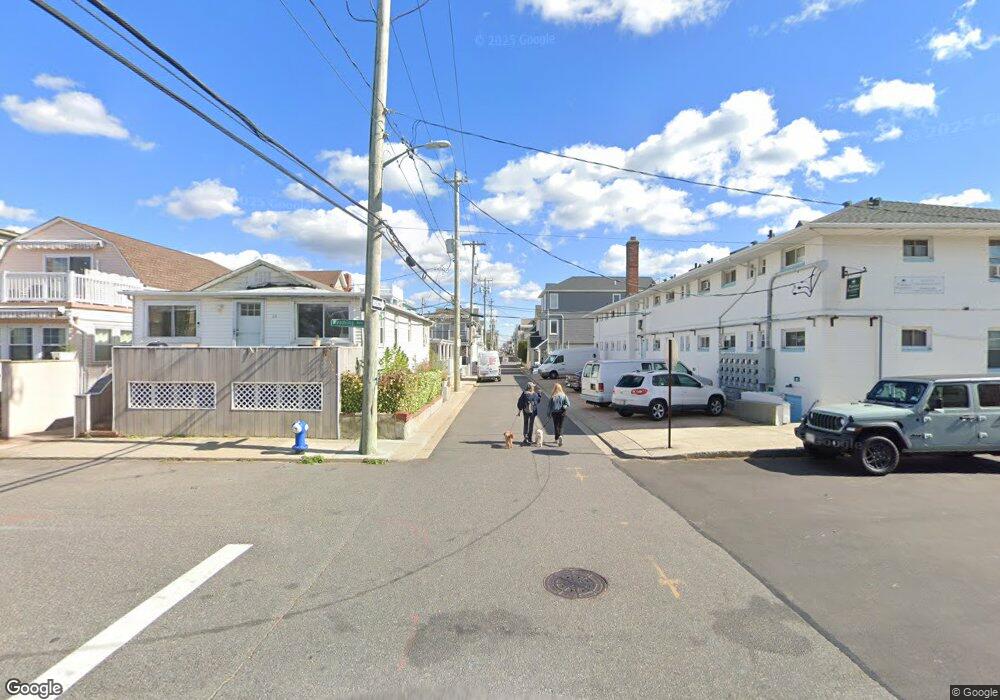 21 Wyoming Ave unit 21, Long Beach, NY 11561 - photo 1