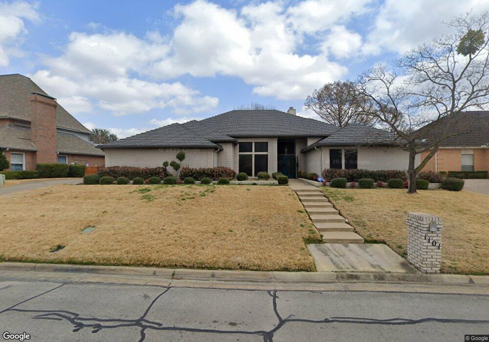 1101 Findlay Dr, Arlington, TX 76012 - photo 1
