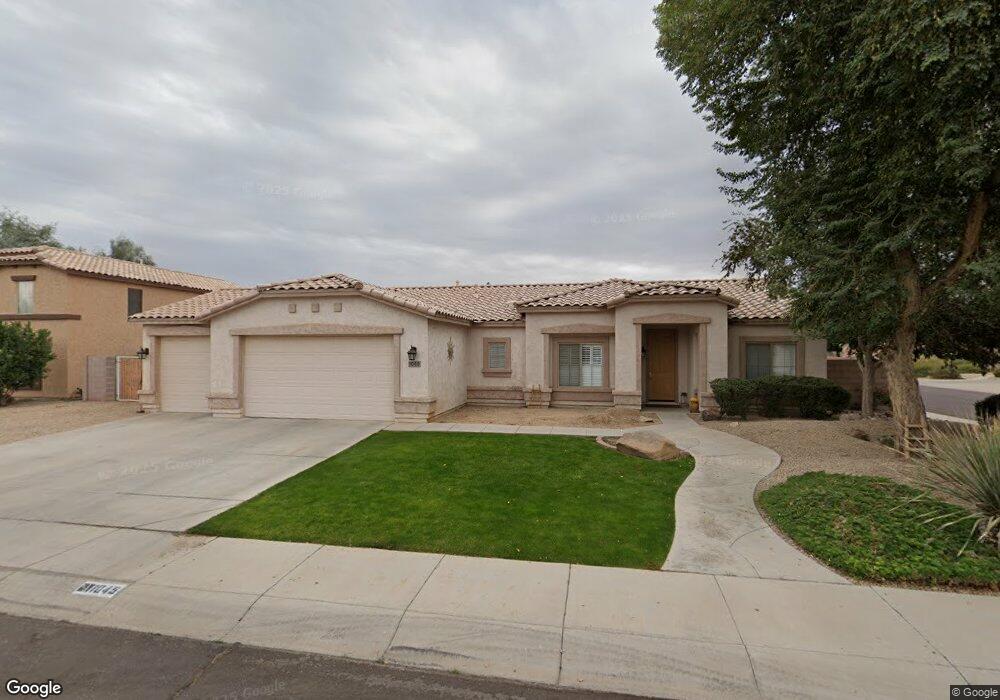 1045 E Crescent Ct, Chandler, AZ 85249 - photo 1