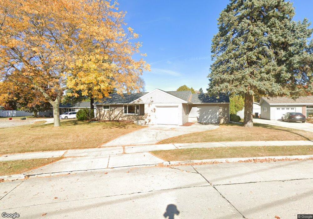 1436 N 16th St, Manitowoc, WI 54220 - photo 1