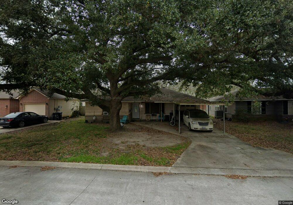 1741 S Park Dr, Alvin, TX 77511 - photo 1