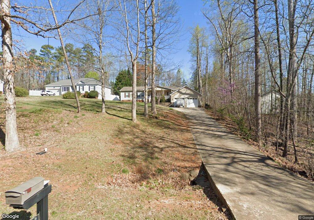 902 Tanglewood Dr, Siler City, NC 27344 - photo 1
