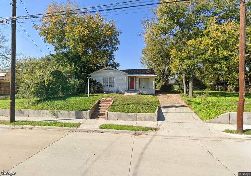 217 NE 5th St, Grand Prairie, TX 75050 - photo 1