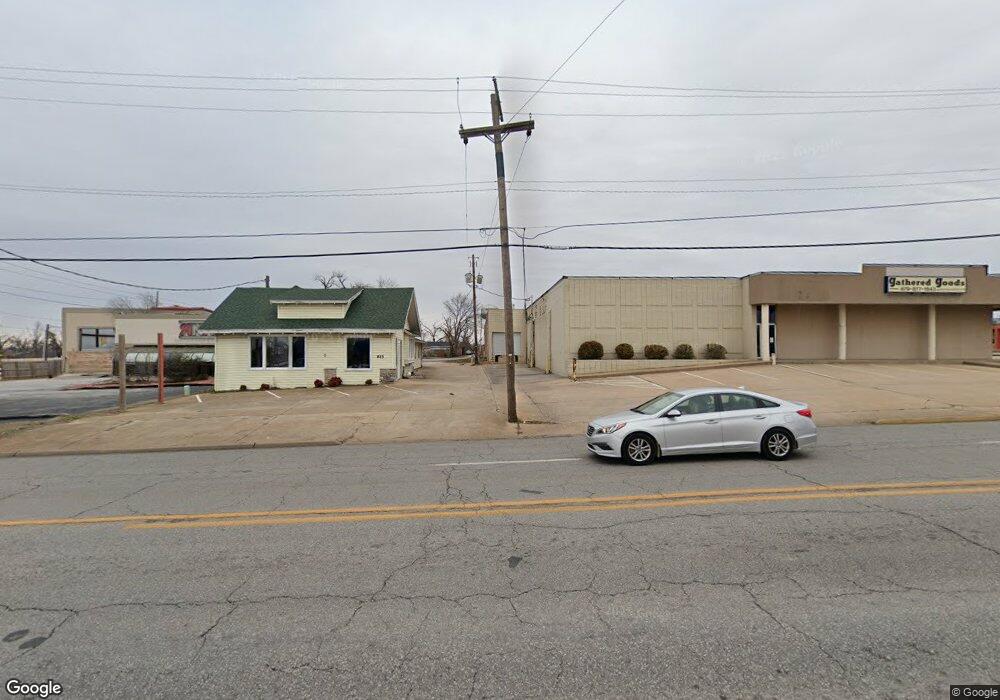 813 W Walnut St, Rogers, AR 72756 - photo 1