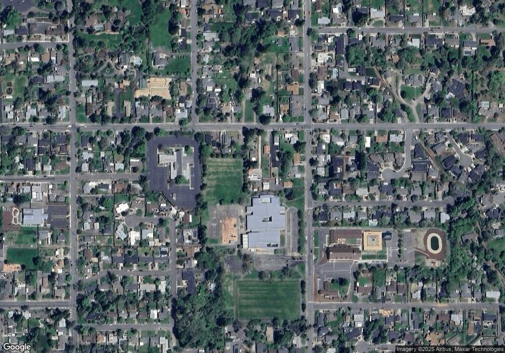 927 NE Savage St, Grants Pass, OR 97526 - photo 1