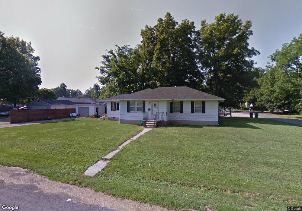 9 W Koesterer St, Freeburg, IL 62243 - photo 1
