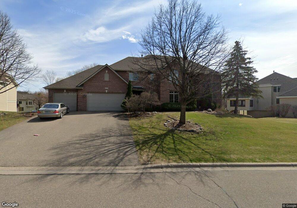 16374 Gladys Ln, Minnetonka, MN 55345 - photo 1