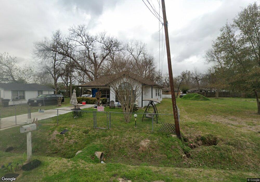 1066 South Ln, Houston, TX 77088 - photo 1
