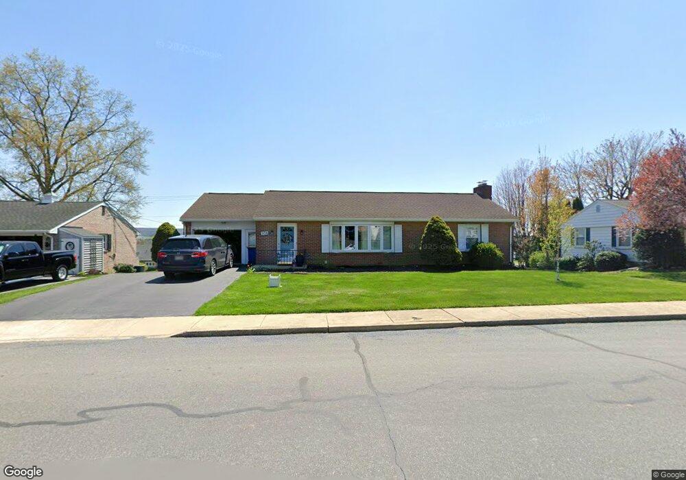 306 Valley View Dr, New Holland, PA 17557 - photo 1