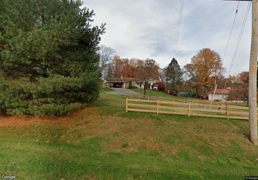 216 W Obrecht Rd, Sykesville, MD 21784 - photo 1