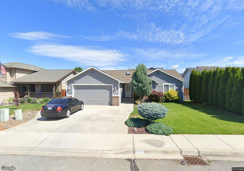 1903 3rd St SE, East Wenatchee, WA 98802 - photo 1